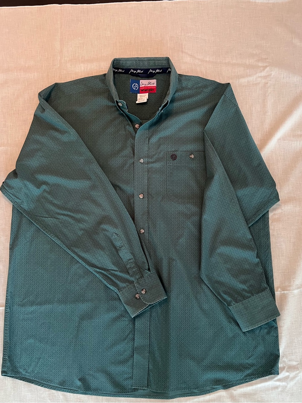 Wrangler Button down - Picture 2 of 8